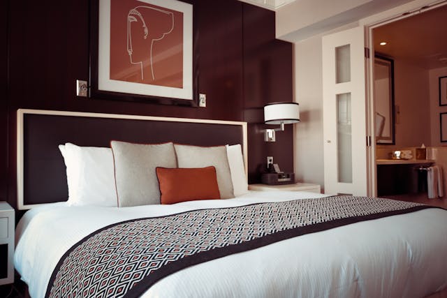 How to Style Bed Runners Like an Interior Designer