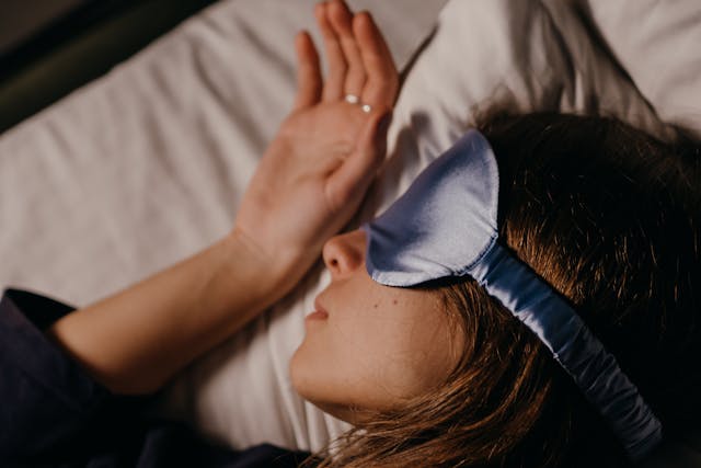 Sleep Mask for Face — How Your Choice of Eye Mask Affects Your Skin