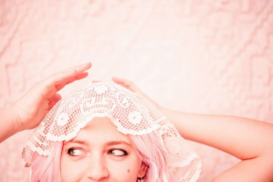 The Satin Bonnet Guide for Every Hair Type: Curly, Straight, Braids, Locs, and More