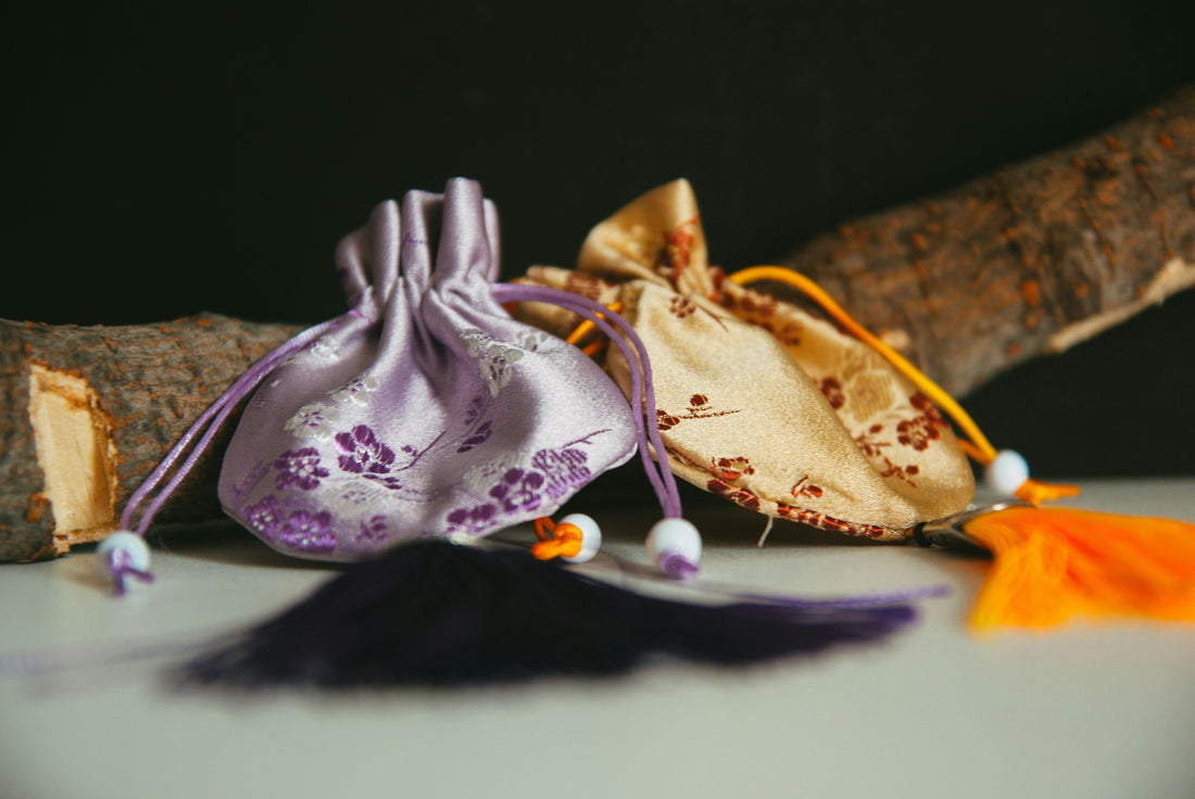 How to Choose a Jewelry Pouch for Travel—A Complete Guide