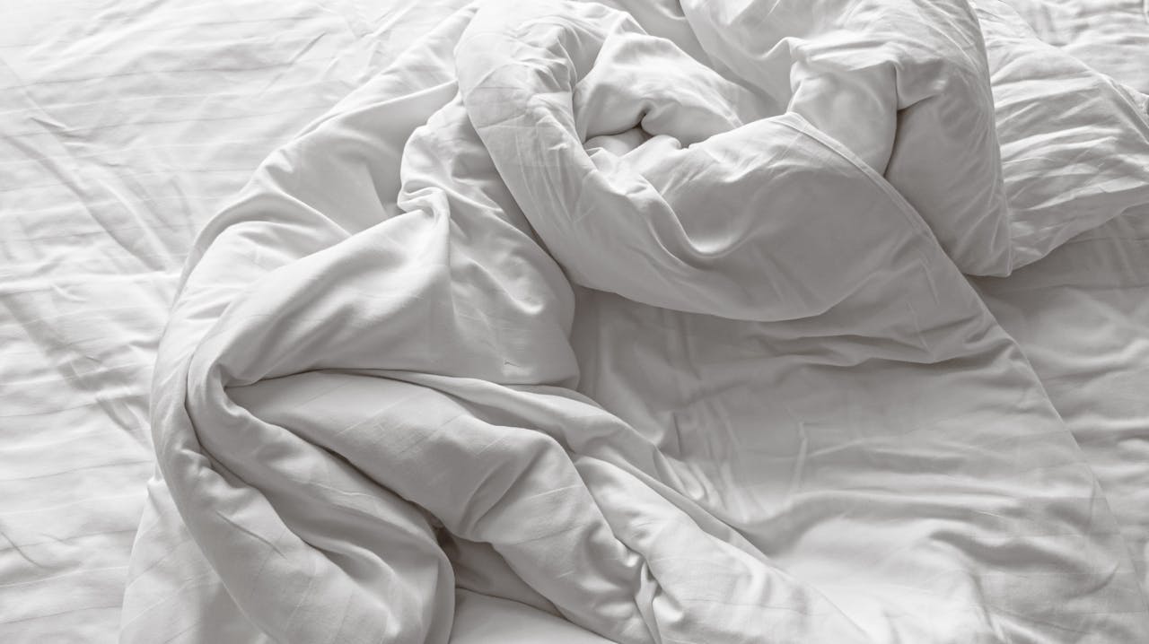 Top Reasons Why a Satin Duvet Cover is a Must-Have for Luxury Sleep