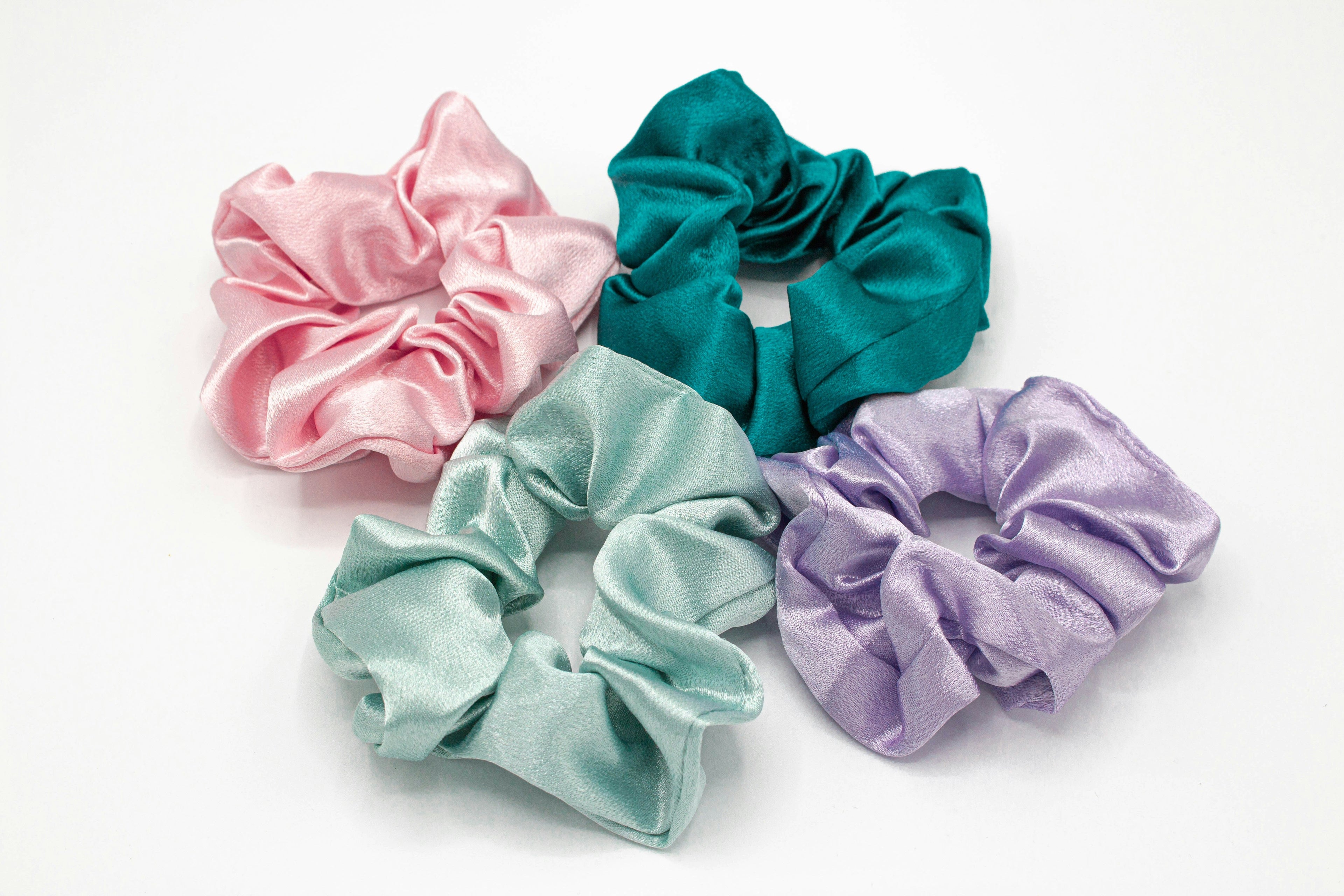 Silk Scrunchie vs. Satin Scrunchie — What is the Real Difference?