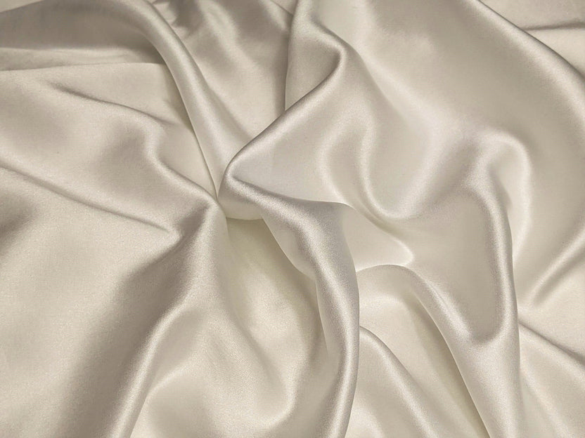 What is Satin? A Complete Guide to the Fabric, Its Weave, Its Appeal ...