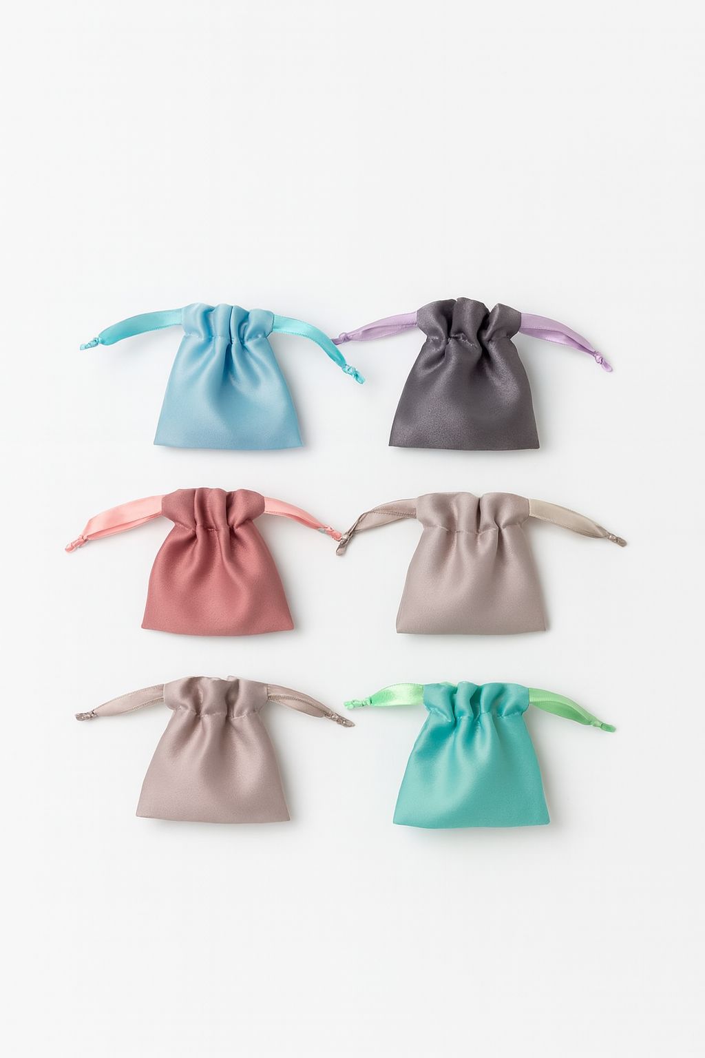 Luxury Satin Ring Pouch – Satinera Jewelry Travel Bag for Rings & Accessories