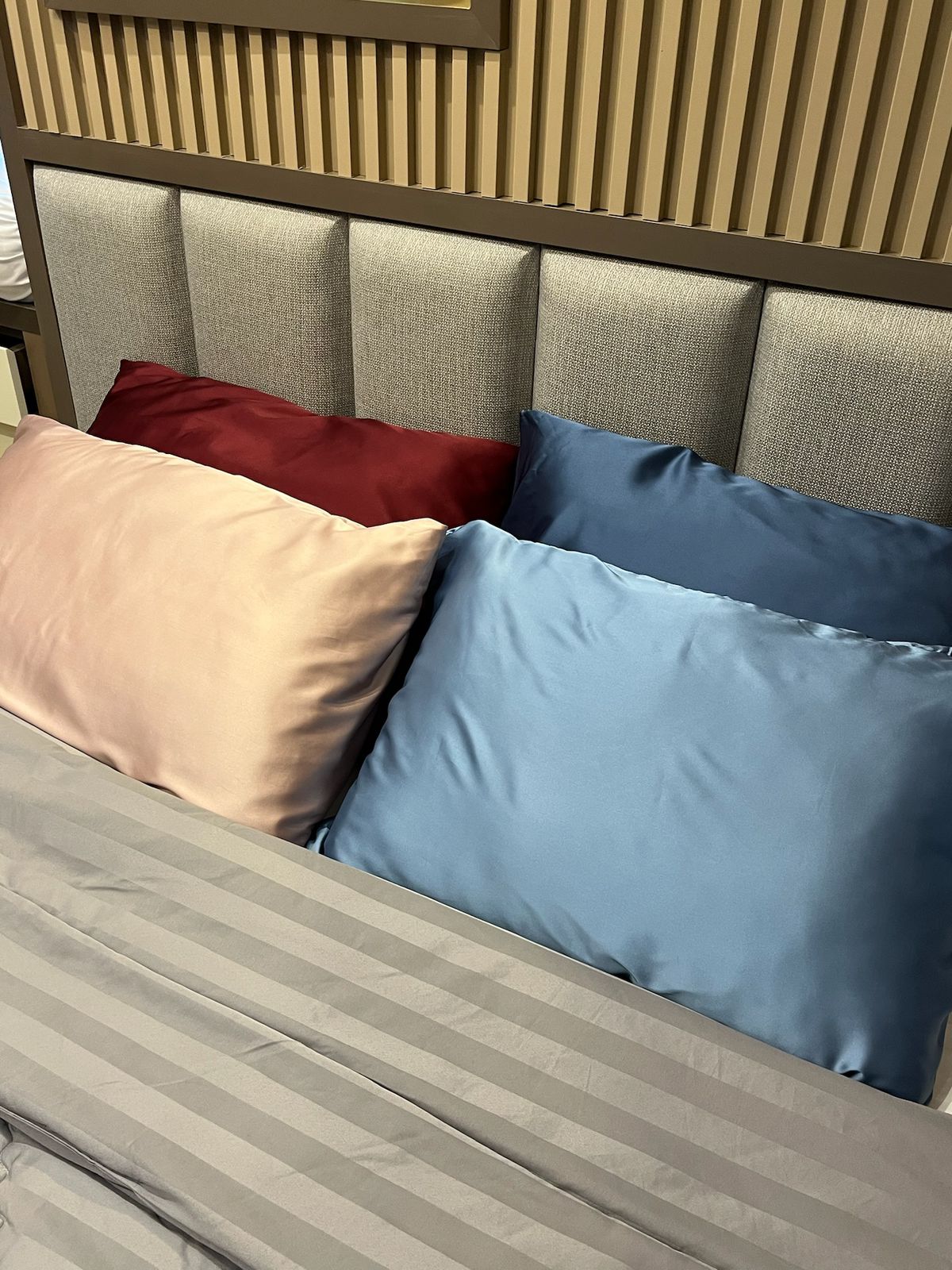 Reversible Luxury Satin Pillowcase – Satinera Beauty Sleep Pillow Cover